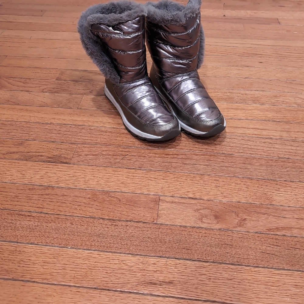 Women's Metallic Winter Boots with Faux Fur Lining